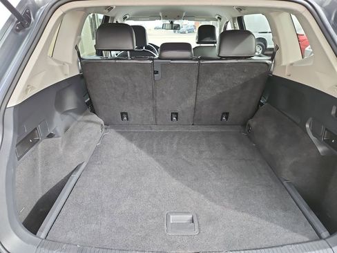 Used 2021 Volkswagen Tiguan SE image 22