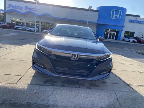 Used 2020 Honda Accord Touring image 3