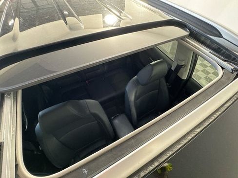 Certified 2025 Kia Seltos EX w/ EX Sunroof Package AWD/4WD image 35