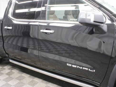 Used 2025 GMC Sierra 1500 Denali Ultimate image 37