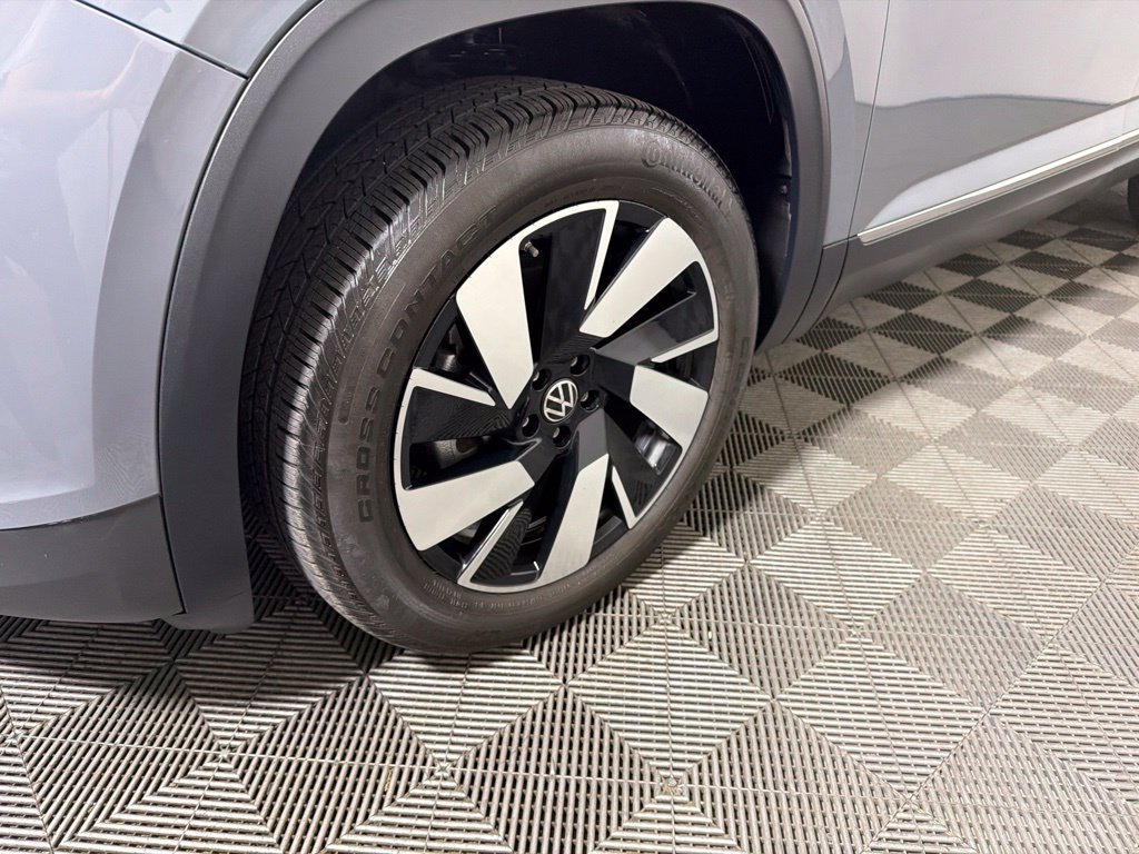 Certified 2025 Volkswagen Atlas Cross Sport SEL AWD/4WD image 26
