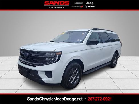 Used 2025 Ford Expedition Max Active AWD/4WD image 1