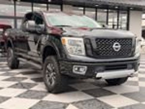 Used 2016 Nissan Titan PRO-4X w/ Pro-4x Convenience Package AWD/4WD image 1