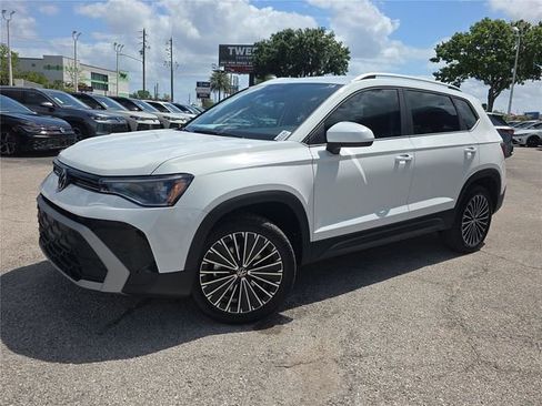 New 2026 Volkswagen Taos SE FWD image 26