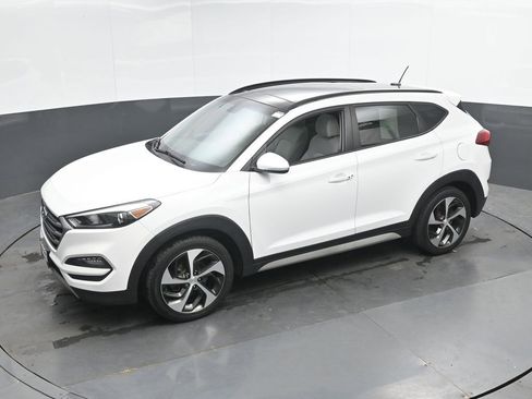 Used 2017 Hyundai Tucson Value AWD/4WD image 29