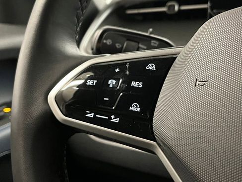 New 2025 Volkswagen ID. Buzz Pro S RWD image 26