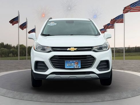 Used 2018 Chevrolet Trax LT w/ LT Convenience Package AWD/4WD image 2