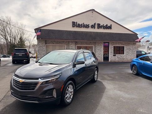 Used 2022 Chevrolet Equinox LT image 1