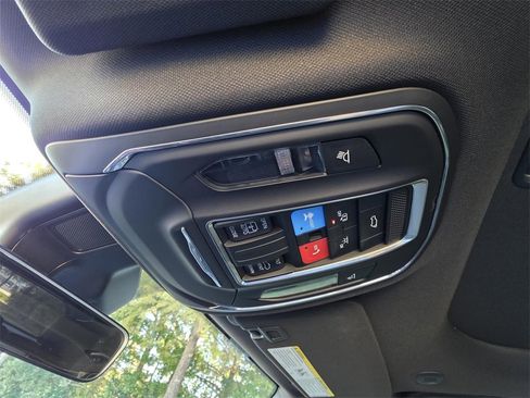 New 2025 Jeep Grand Cherokee Altitude image 27