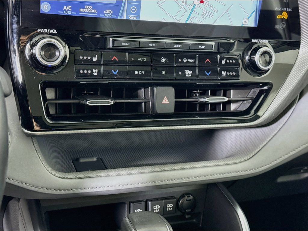 Certified 2020 Toyota Highlander Platinum AWD/4WD image 10