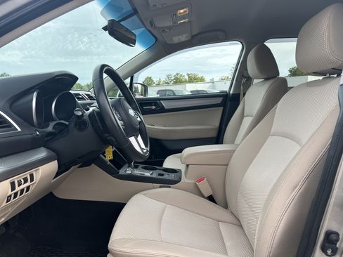 Used 2017 Subaru Outback 2.5i Premium AWD/4WD image 10