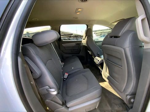 Used 2017 Chevrolet Traverse LS image 18