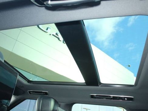 Used 2023 Land Rover Range Rover Sport SE image 24