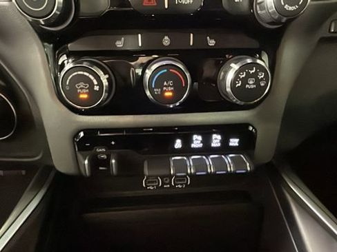 Used 2025 RAM 1500 Big Horn AWD/4WD image 23