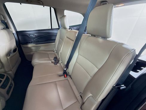 Used 2019 Honda Pilot Touring image 30