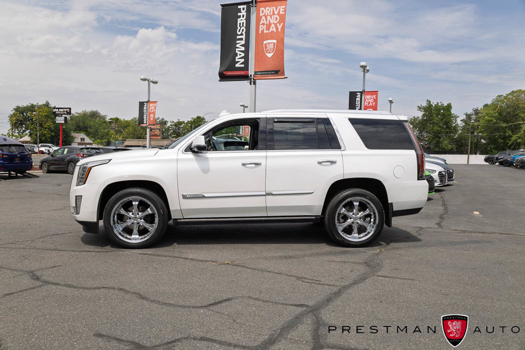 Used 2020 Cadillac Escalade Premium Luxury AWD/4WD image 20