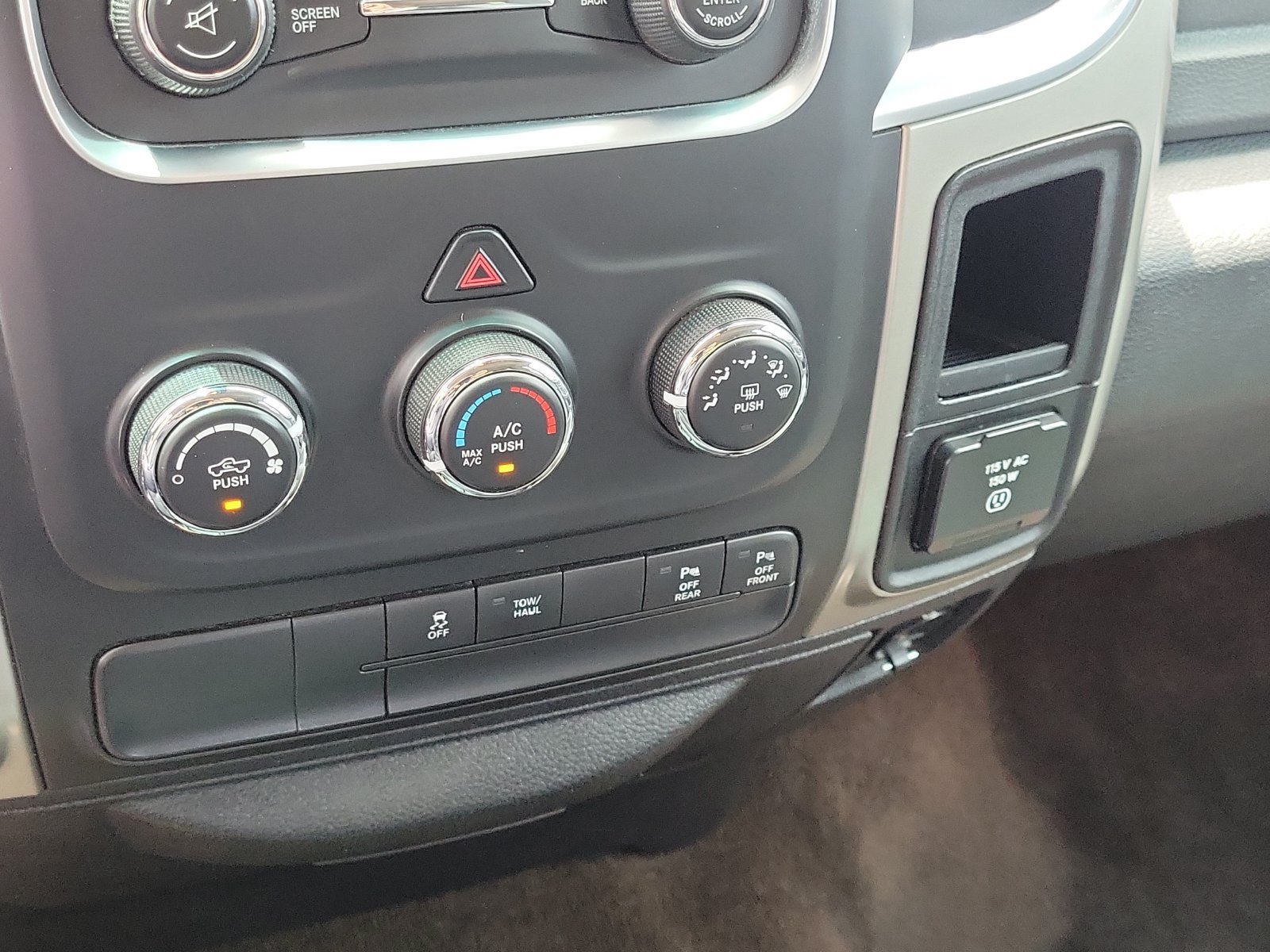 Used 2015 RAM 1500 Big Horn RWD image 27