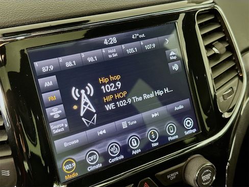 Used 2021 Jeep Grand Cherokee Limited w/ Trailer Tow Group IV image 15