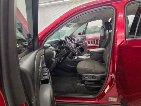 Used 2019 Chevrolet Traverse LT FWD image 8