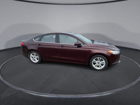 Used 2018 Ford Fusion SE w/ Fusion SE Technology Package image 9