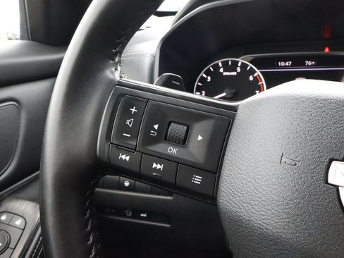 Used 2025 Nissan Rogue SV AWD/4WD image 23