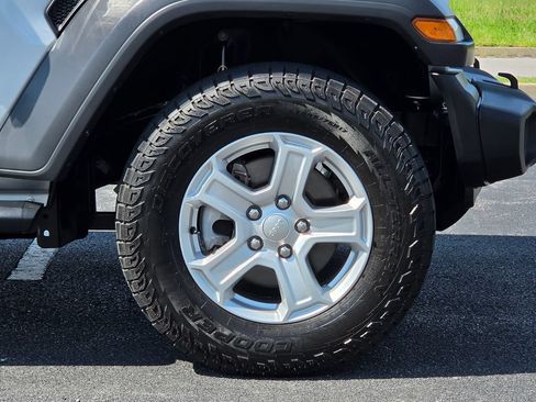 Used 2023 Jeep Wrangler Unlimited Sport AWD/4WD image 5