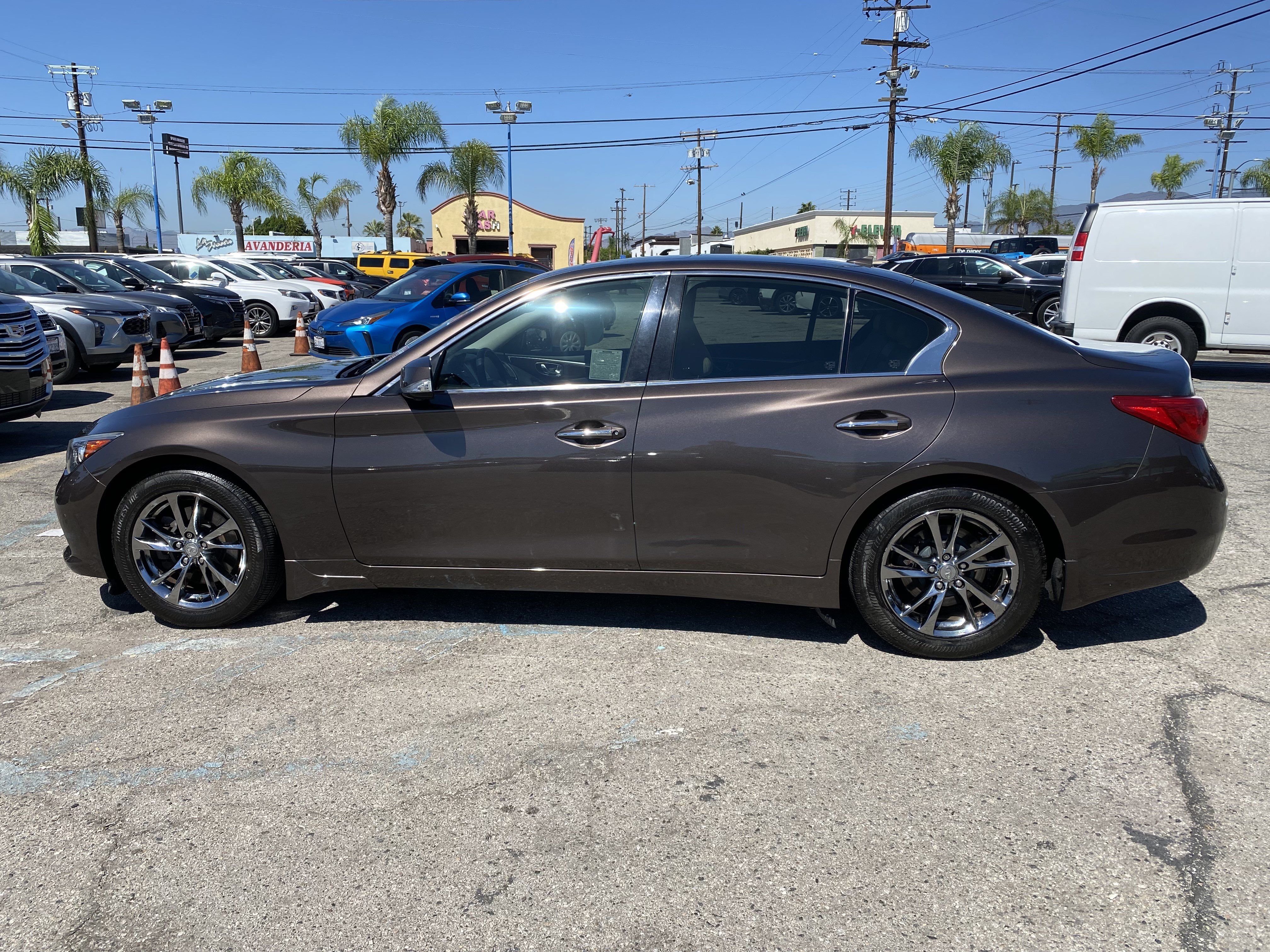 Used 2015 INFINITI Q50 Premium w/ Deluxe Touring Package AWD/4WD image 10