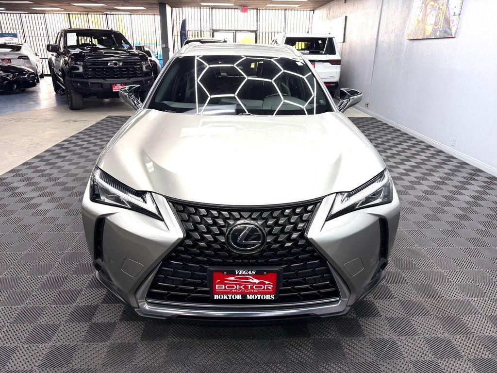 Used 2021 Lexus UX 200 w/ Accessory Package (Z1) FWD image 6