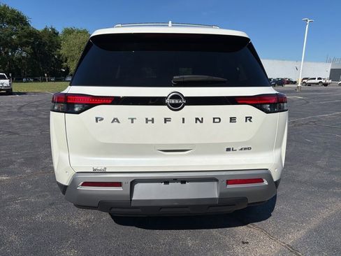 Used 2024 Nissan Pathfinder SL AWD/4WD image 4
