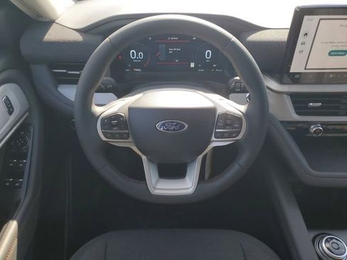 New 2026 Ford Explorer Active image 8