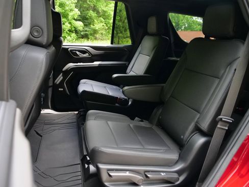 Used 2023 Chevrolet Tahoe Z71 w/ Luxury Package AWD/4WD image 24