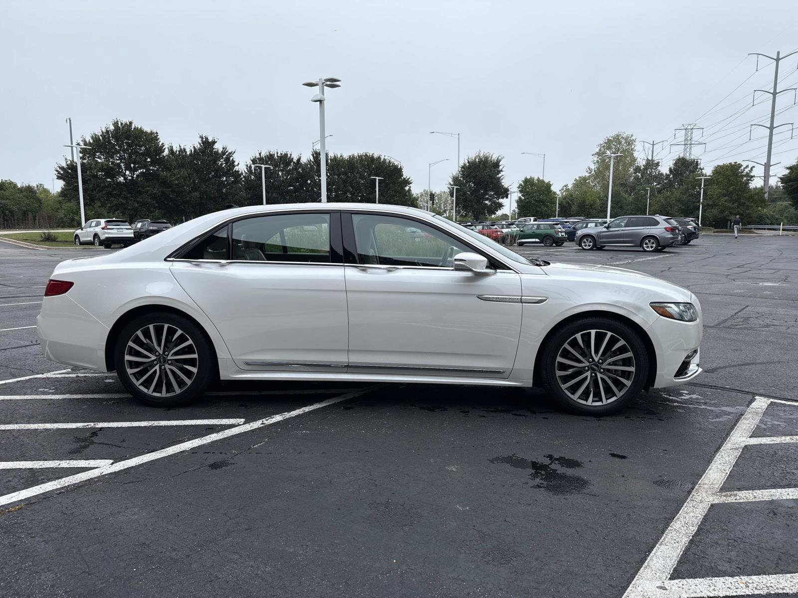 Used 2019 Lincoln Continental Select w/ Continental Climate Package AWD/4WD image 4