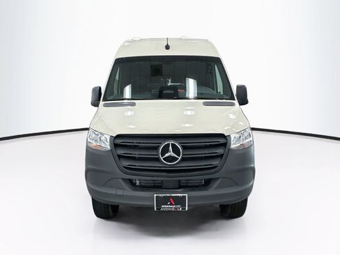 Used 2025 Mercedes-Benz Sprinter 2500 image 2