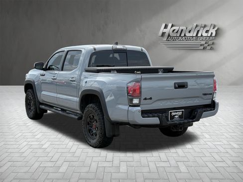Used 2017 Toyota Tacoma TRD Pro AWD/4WD image 9