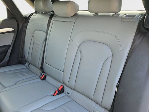 Used 2018 Audi Q3 2.0T Premium w/ Convenience Package FWD image 17