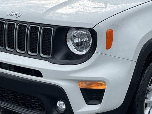 Used 2023 Jeep Renegade Latitude w/ Sun/Sound Group AWD/4WD image 10