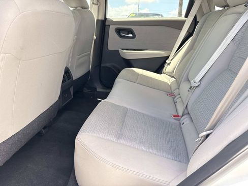 Certified 2023 Nissan Rogue SV FWD image 13