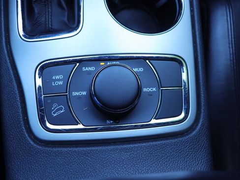 Used 2018 Jeep Grand Cherokee Limited w/ Luxury Group II AWD/4WD image 34