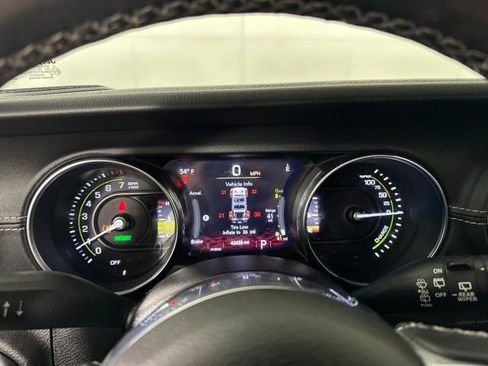 Used 2022 Jeep Wrangler Unlimited Sahara w/ Cold Weather Group image 17