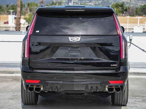 Used 2024 Cadillac Escalade V w/ LPO, ONYX Package AWD/4WD image 8
