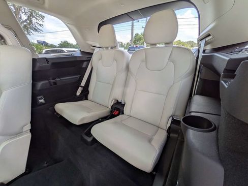 Used 2025 Volvo XC90 T8 Plus w/ Protection Package Premier AWD/4WD image 18