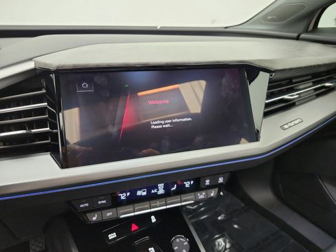 Used 2024 Audi Q4 e-tron Premium Plus image 17