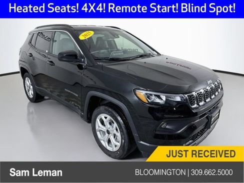 Used 2025 Jeep Compass Latitude AWD/4WD image 1