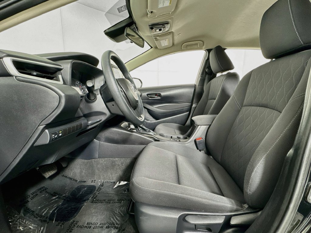 Used 2025 Toyota Corolla LE FWD image 9