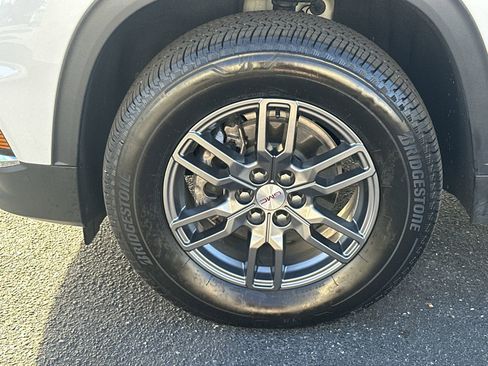 Certified 2025 GMC Acadia Elevation image 13