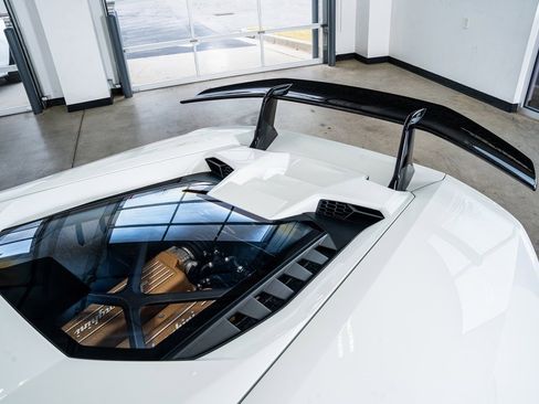 Used 2018 Lamborghini Huracan Performante image 25