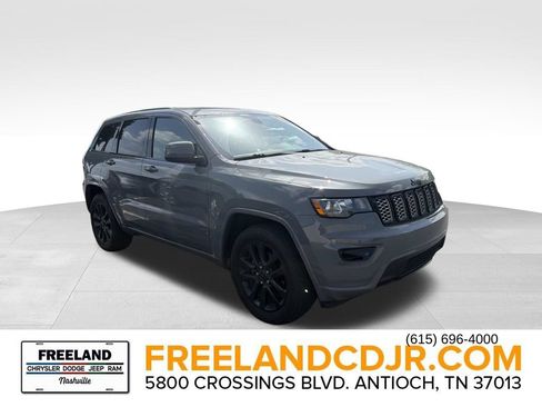 Used 2019 Jeep Grand Cherokee Altitude RWD image 1