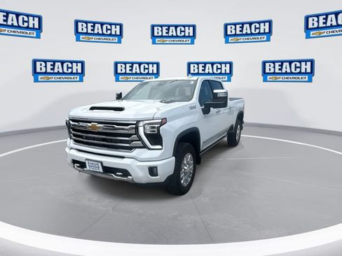 Used 2024 Chevrolet Silverado 3500 High Country w/ High Country Premium Package AWD/4WD image 4