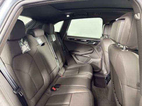 New 2026 Porsche Macan AWD/4WD image 18