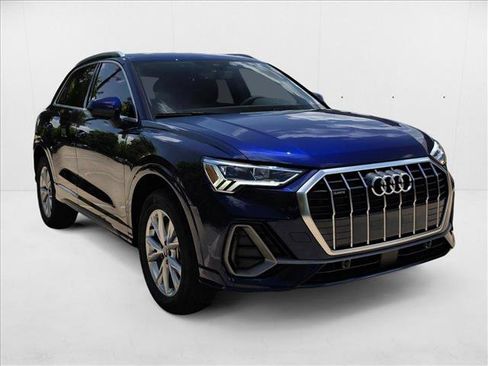 New 2025 Audi Q3 2.0T Premium w/ Convenience Package AWD/4WD image 3